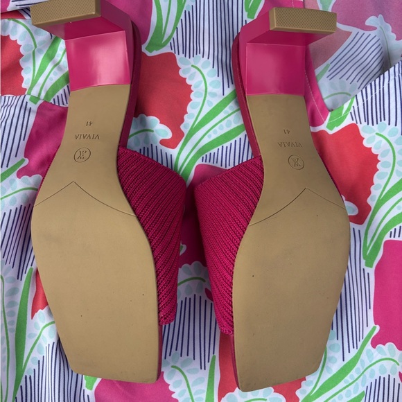 Viviana Fuchsia Textured Mules - Picture 4 of 4